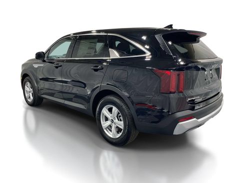 New 2026 Kia Sorento LX FWD image 2