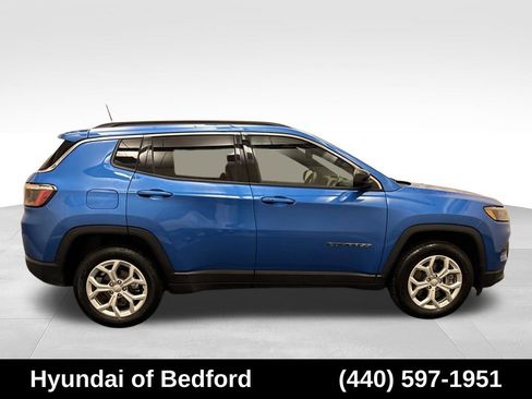 Used 2024 Jeep Compass Latitude AWD/4WD image 4