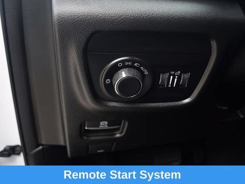 Used 2023 Jeep Grand Cherokee Altitude AWD/4WD image 7