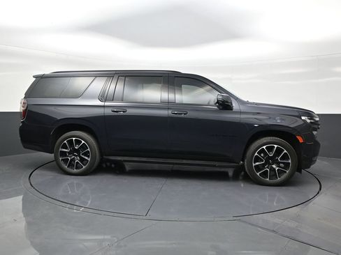 Used 2024 Chevrolet Suburban RST w/ Luxury Package RWD image 6