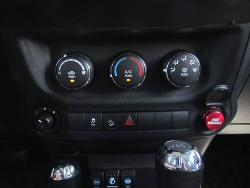 Used 2011 Jeep Wrangler Unlimited Sport AWD/4WD image 31