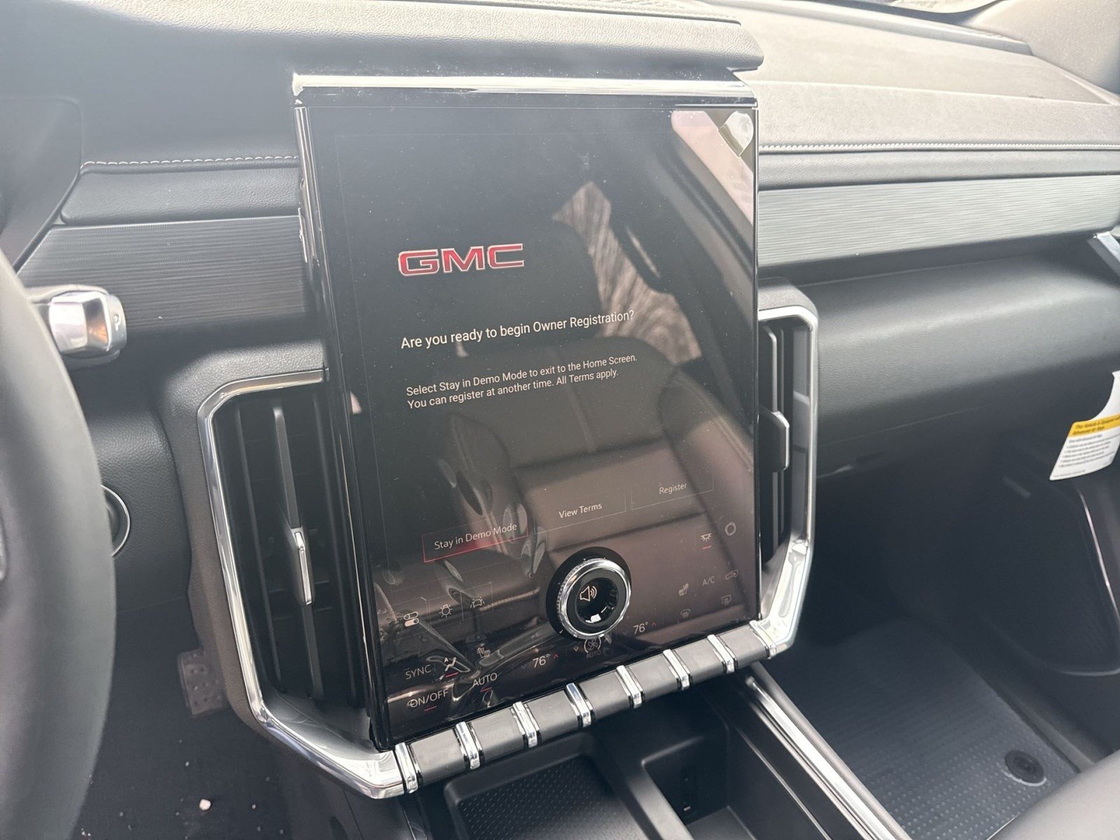 New 2026 GMC Acadia Elevation w/ Elevation Premium Package AWD/4WD image 16