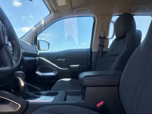 Used 2022 Nissan Frontier SV AWD/4WD image 32