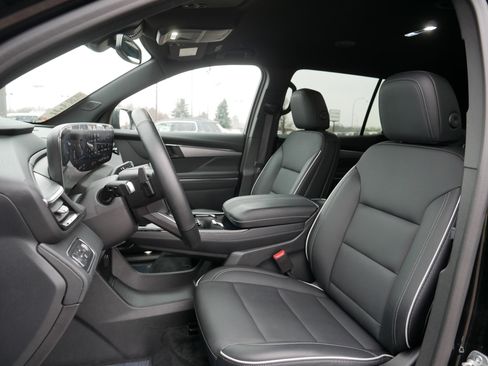 Used 2025 Buick Enclave Preferred image 34