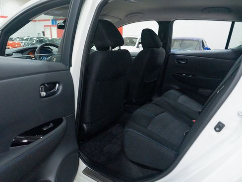 Used 2025 Nissan Leaf SV Plus image 19