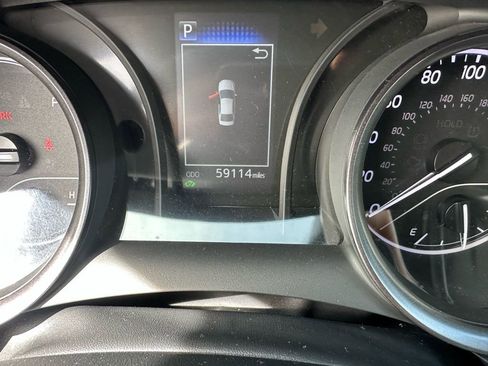 Used 2023 Toyota Camry SE image 11