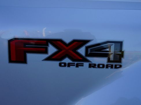 Used 2019 Ford F350 Lariat w/ Lariat Ultimate Package image 4