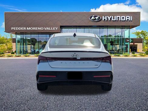 New 2025 Hyundai Elantra SEL image 5