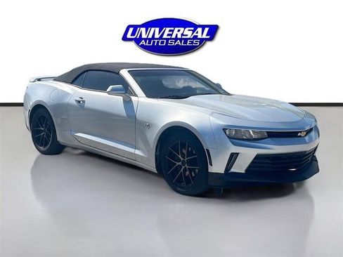 Used 2017 Chevrolet Camaro LT RWD image 2