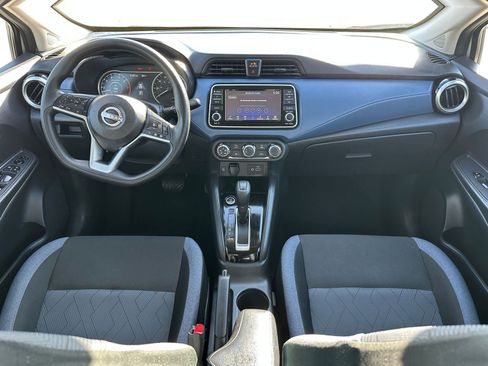 Used 2025 Nissan Versa SV image 31