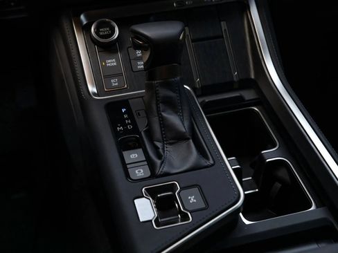 Used 2025 Lexus GX 550 image 39