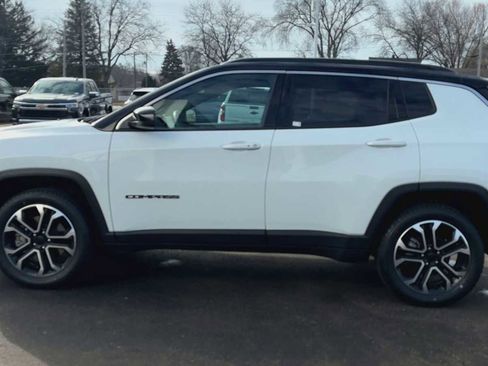 Used 2024 Jeep Compass Limited image 5