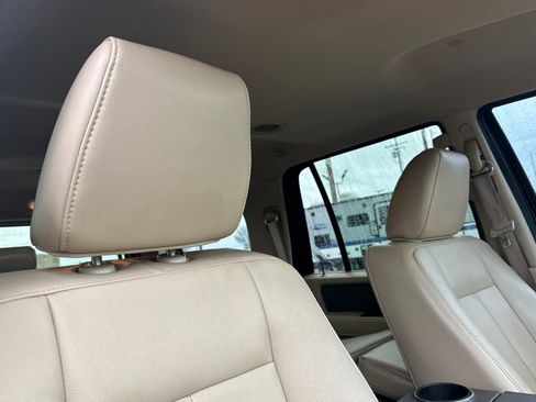 Used 2011 Ford Expedition XLT w/ 201A Rapid Spec Order Code image 17