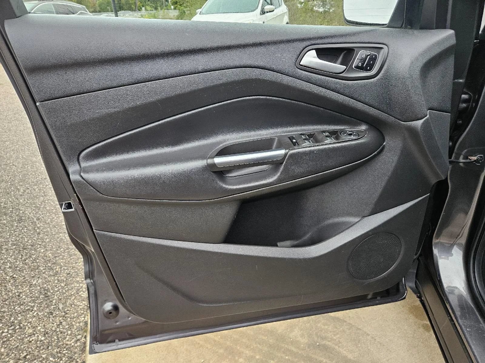 Used 2017 Ford Escape Titanium AWD/4WD image 12