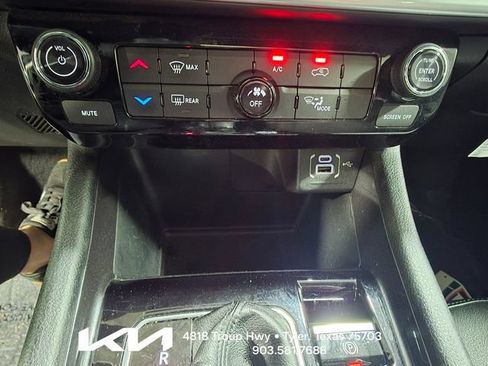 Used 2023 Jeep Compass Latitude AWD/4WD image 13