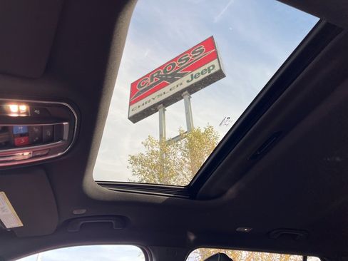 New 2025 Jeep Grand Cherokee L Altitude image 3