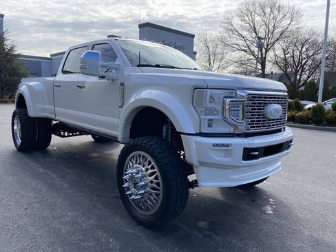 Used 2022 Ford F450 Platinum w/ FX4 Off-Road Package image 9