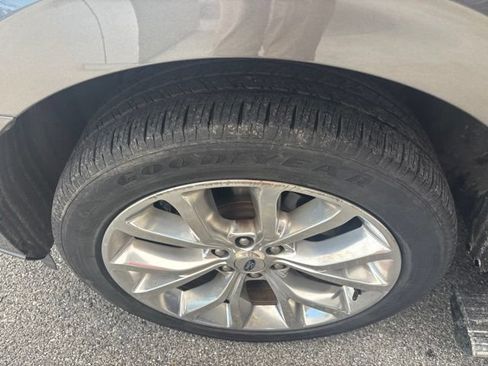 Used 2019 Ford Expedition Platinum AWD/4WD image 3
