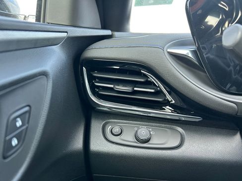 New 2026 Buick Envista Sport Touring image 17