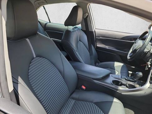 Used 2023 Toyota Camry SE FWD image 15