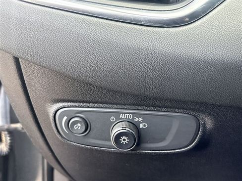 Certified 2019 Chevrolet Equinox LT w/ Driver Convenience Package FWD image 17