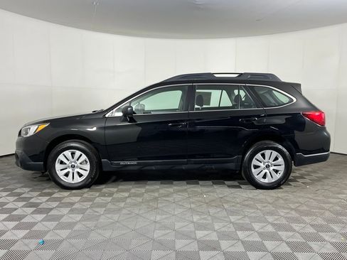 Used 2017 Subaru Outback 2.5i image 9
