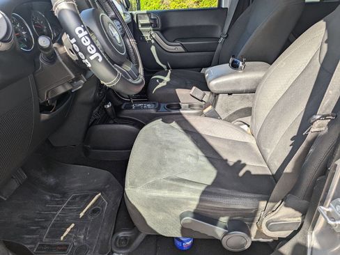 Used 2017 Jeep Wrangler Unlimited Sport w/ Quick Order Package 24S image 11