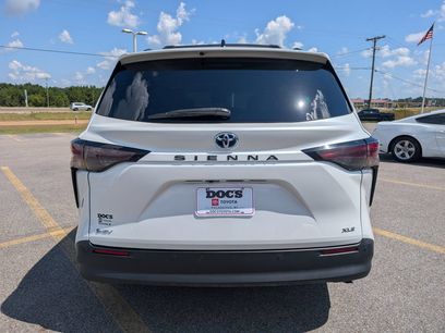 Used 2025 Toyota Sienna XLE w/ XLE Plus Package