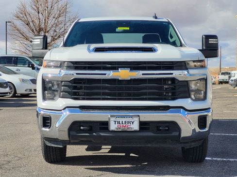 Used 2024 Chevrolet Silverado 2500 LT image 3