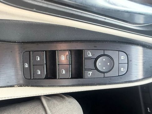 Used 2022 Nissan Rogue SV w/ SV Premium Package AWD/4WD image 25
