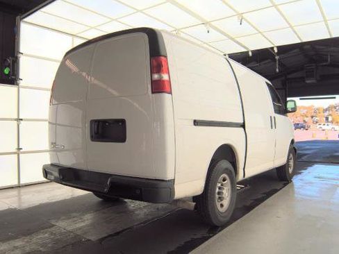 Used 2021 Chevrolet Express 3500 w/ Driver Convenience Package image 4