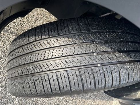 Certified 2025 Volkswagen Atlas Cross Sport SE w/ Black Wheel Package image 36