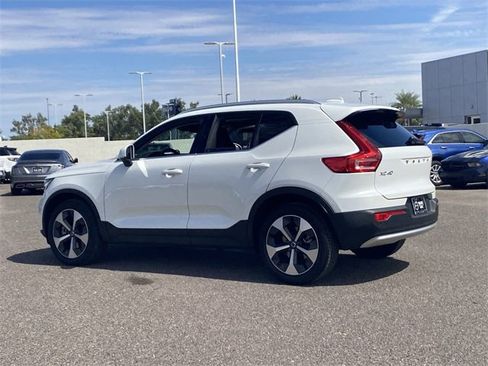 New 2025 Volvo XC40 B5 Core w/ Protection Package Premier image 9