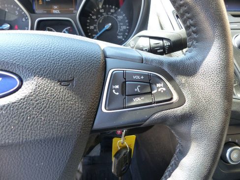 Used 2016 Ford Focus SE w/ SE Cold Weather Package FWD image 26
