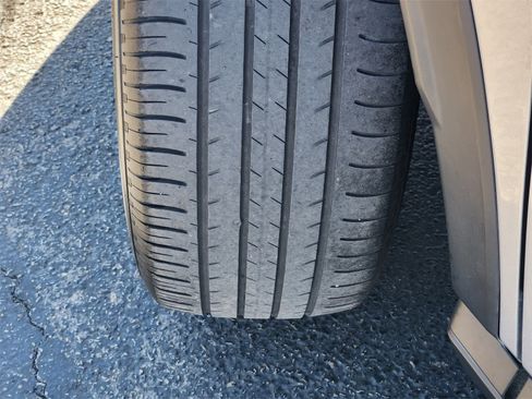 Used 2025 Honda CR-V EX-L image 10