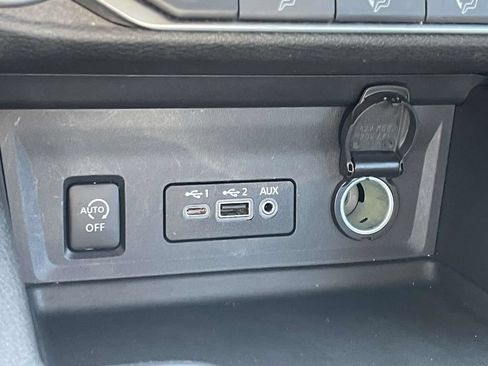 Used 2024 Nissan Sentra SV FWD image 36