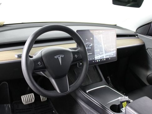 Used 2022 Tesla Model Y Performance AWD/4WD image 6