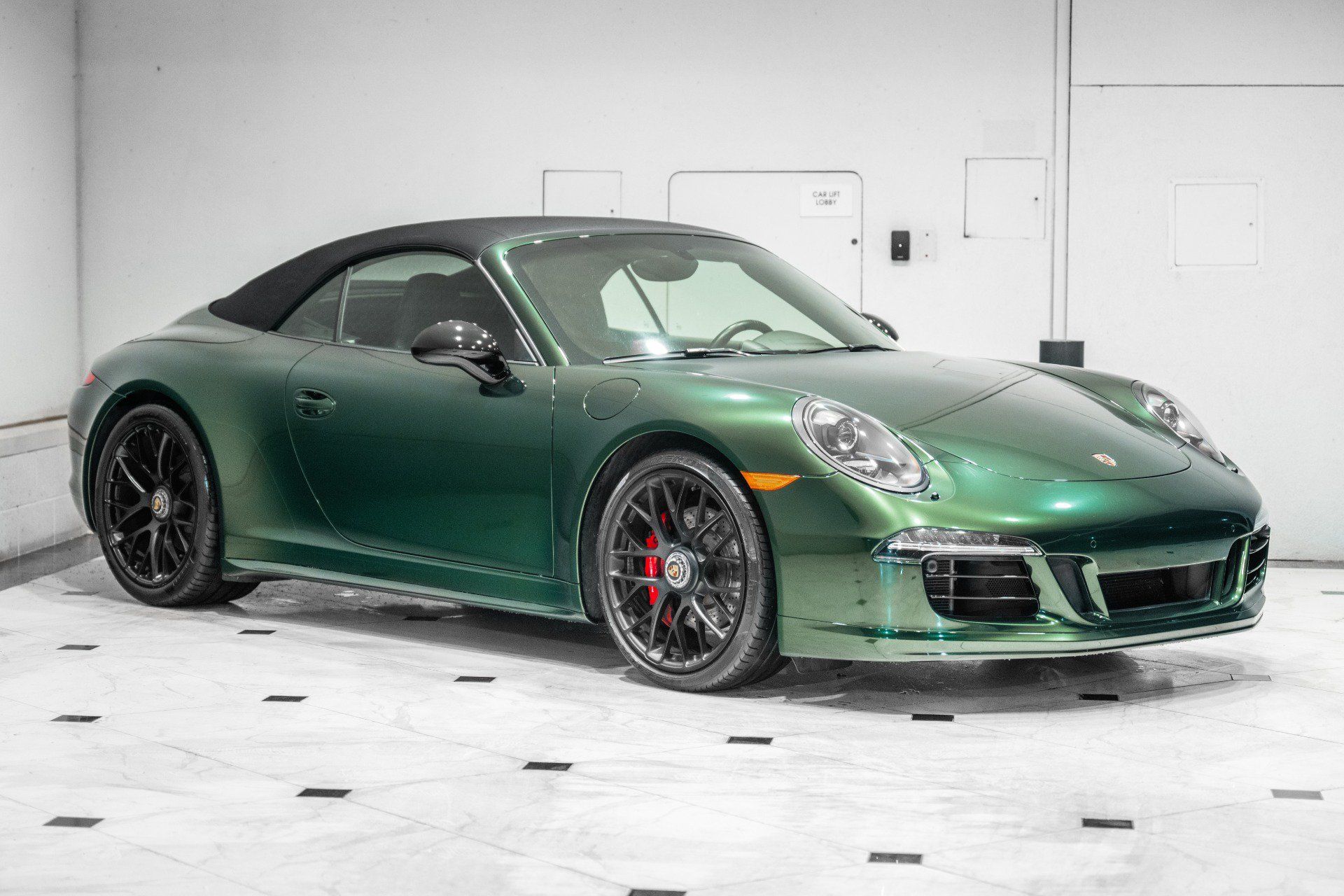 Used 2016 Porsche 911 Carrera GTS RWD image 10