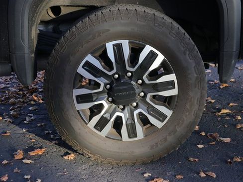 Used 2025 GMC Sierra 2500 Denali Ultimate image 8