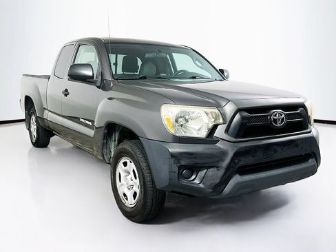 Used 2014 Toyota Tacoma 2WD Access Cab w/ Convenience Package image 2