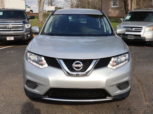Used 2016 Nissan Rogue S FWD image 2