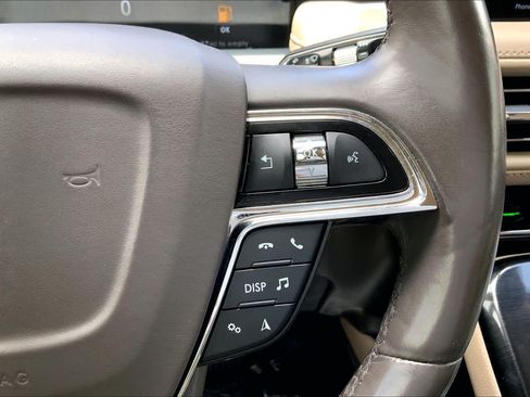 Used 2022 Lincoln Nautilus Reserve AWD/4WD image 25