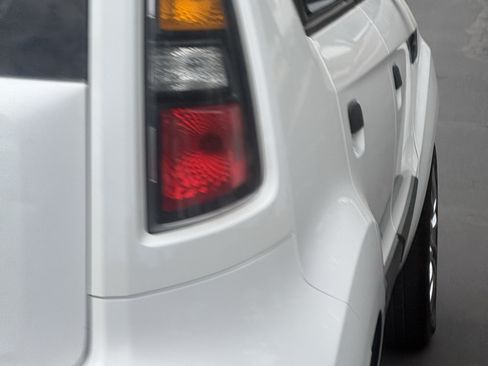 Used 2010 Kia Soul FWD image 21