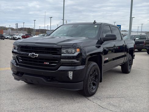 Used 2018 Chevrolet Silverado 1500 LTZ Z71 w/ LTZ Plus Package AWD/4WD image 2