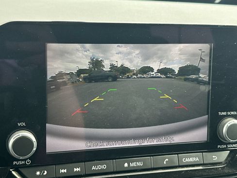 Used 2024 Nissan Pathfinder SV FWD image 27
