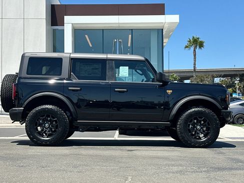 New 2026 Ford Bronco Badlands AWD/4WD image 2