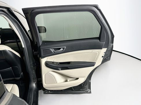 Used 2019 Ford Edge Titanium FWD image 30