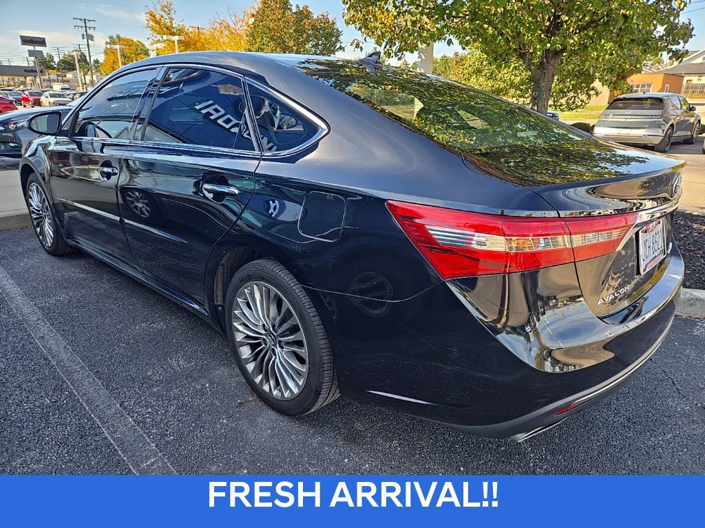 Used 2017 Toyota Avalon Limited w/ All Weather Liner Package FWD image 4