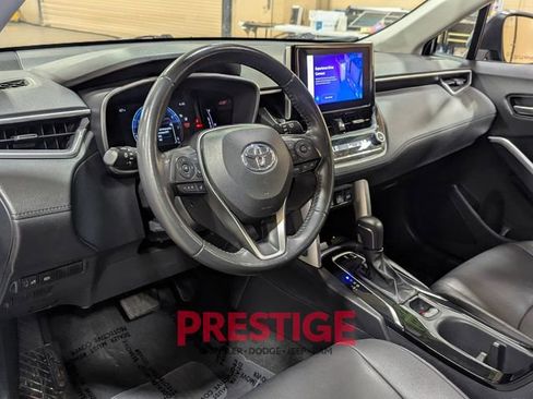 Used 2024 Toyota Corolla Cross XLE image 12