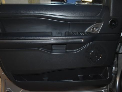 Used 2023 Ford Expedition Max XLT image 14